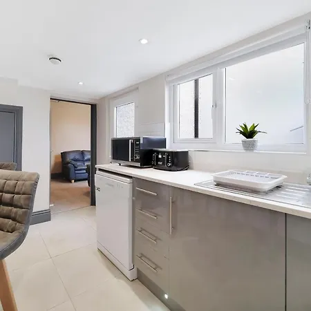 Villa Magee Town House 'Sleeping 8 Guests' Londonderry Exterior foto