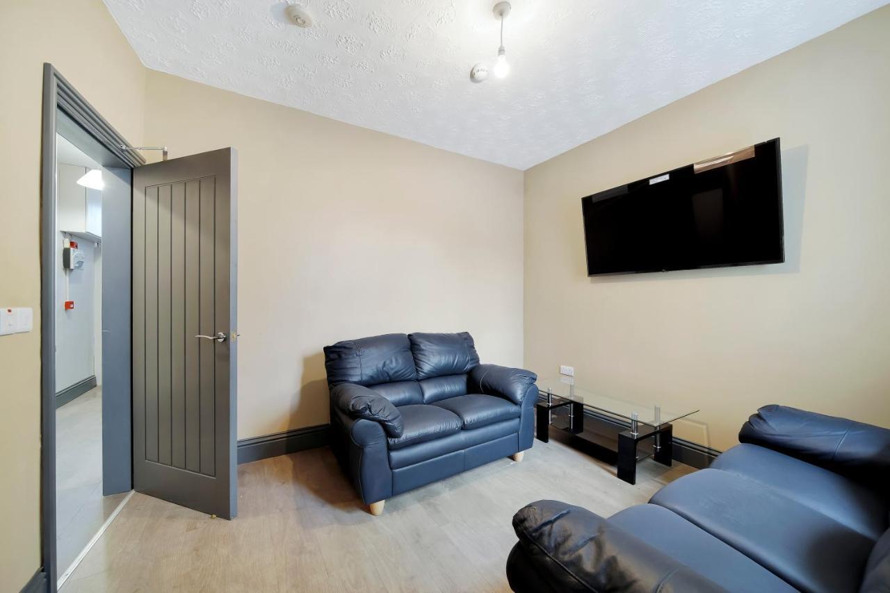 Magee Town House 'sleeping 8 Guests' * Londonderry