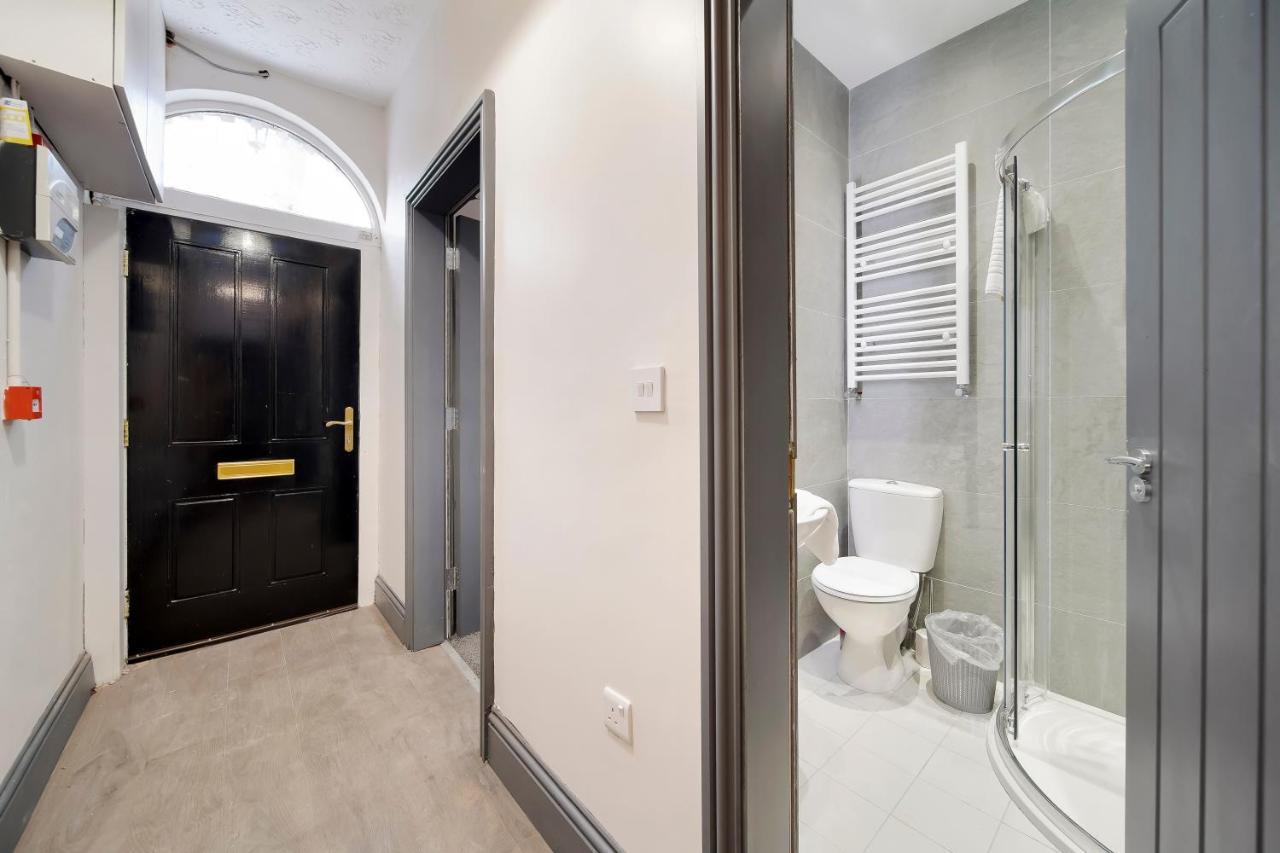 Magee Town House 'sleeping 8 Guests' Villa Londonderry