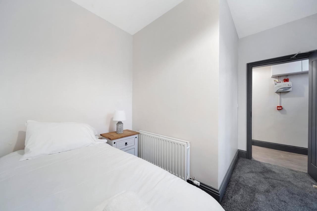 Magee Town House 'sleeping 8 Guests' Вилла *