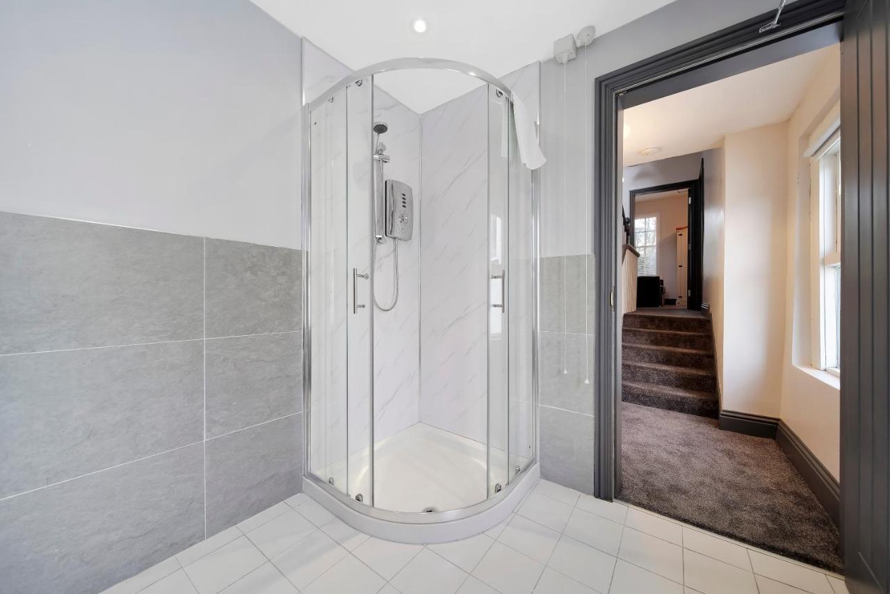 Вилла Magee Town House 'sleeping 8 Guests' Лондондерри